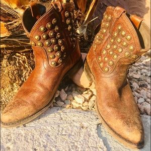 Frye **STUDDED**BoOTie